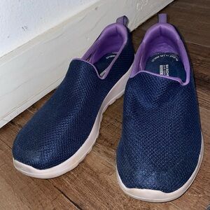 Size 8 Sketchers air cooled goga mat no lace sneakers